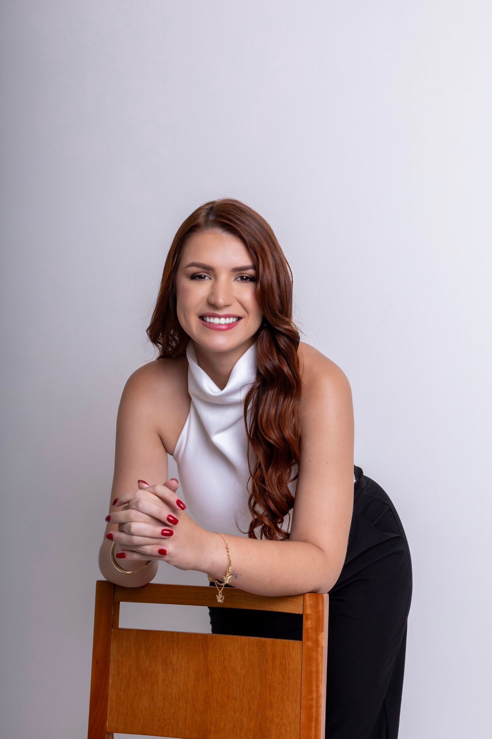 Retrato profissional da Dra. Luanna Morais
